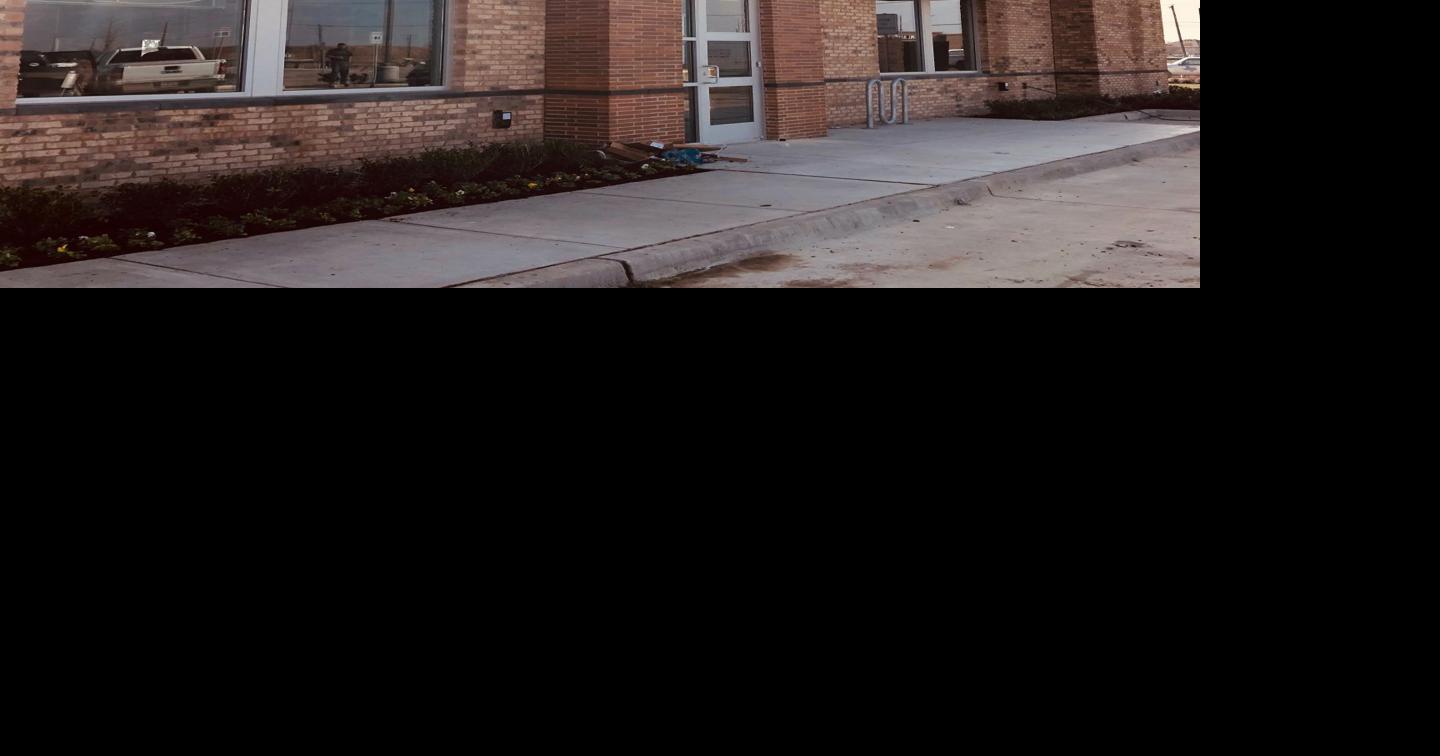 Raising Cane's to hire 80 crew members in preparation for March 26