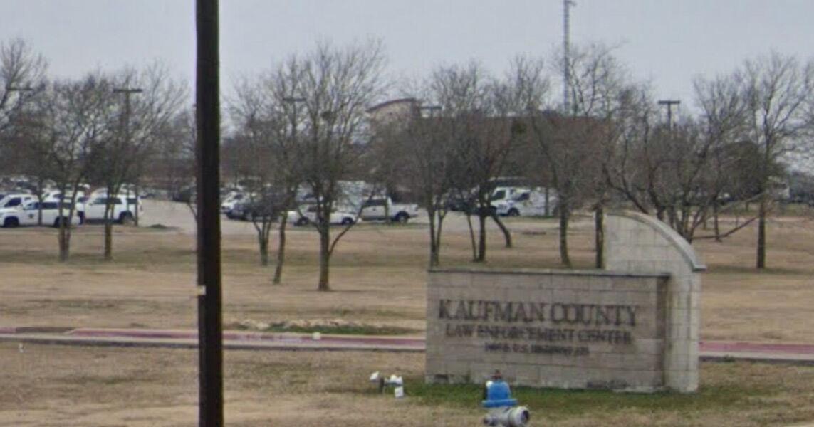 Texas Rangers investigating inmate's apparent suicide in holding cell
