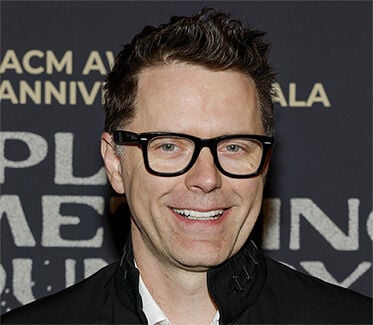 Tom Bergeron Apologizes To Bobby Bones For DWTS Win Comment. | Story