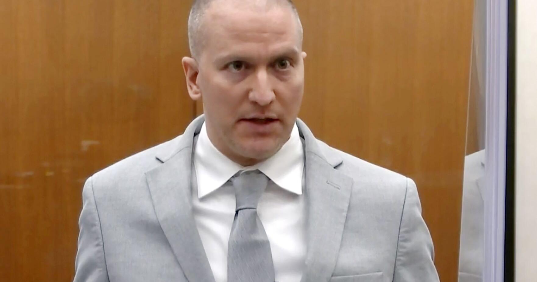 Lawsuit says ex-Officer Chauvin kneeled on woman's neck, just as he did when he killed George Floyd - Vimarsana News