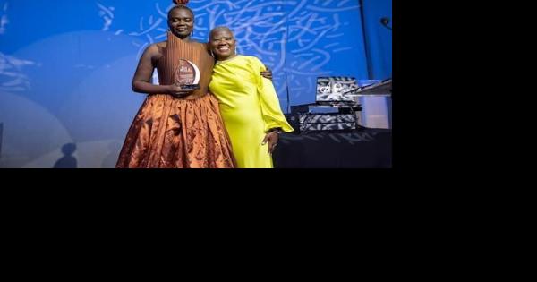 UNCF - Twin Cities Masked Ball honors ESSENCE President and CEO Caroline Wanga as Distinguished Alumni - Vimarsana News
