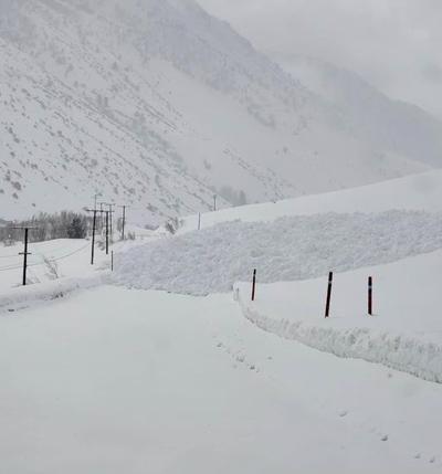 Avalanche covers South Lake Road