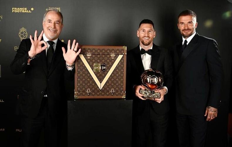 Messi levanta su octavo Balón de Oro y aumenta su leyenda