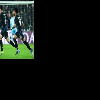 Christos Tzolis (L) grabbed a late equaliser as Club Brugge held Atletico Madrid to a 3-3 draw in Belgium