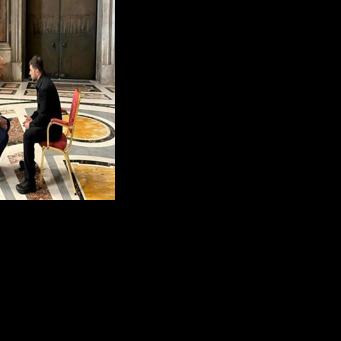 Ukrainian President Zelensky (R) met with US President Trump (L) again on the sidelines of Pope Francis's funeral at St. Peter's Basilica at the Vatican in April