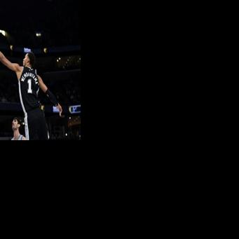Victor Wembanyama drives to the basket on his way to 30 points in San Antonio's loss at Memphis