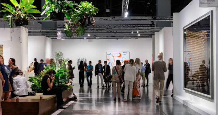 Art Basel logra masiva concurrencia y sólidas ventas en Miami Beach