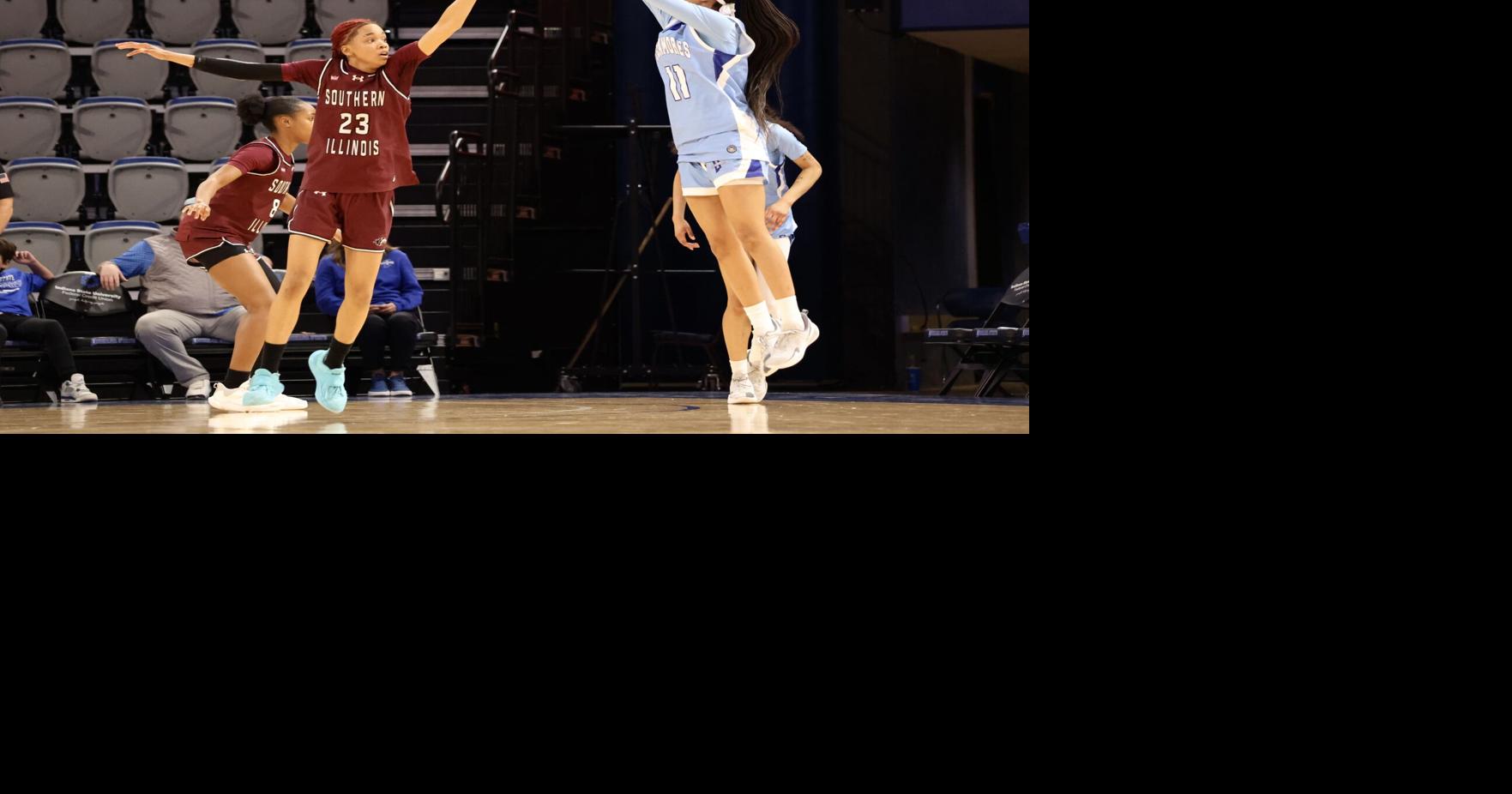 Women’s Sycamores split weekend games