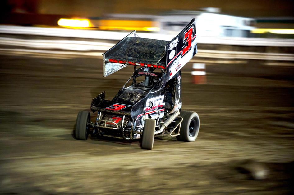 Lightning quick Mini cars compete in lightning sprints at the IV