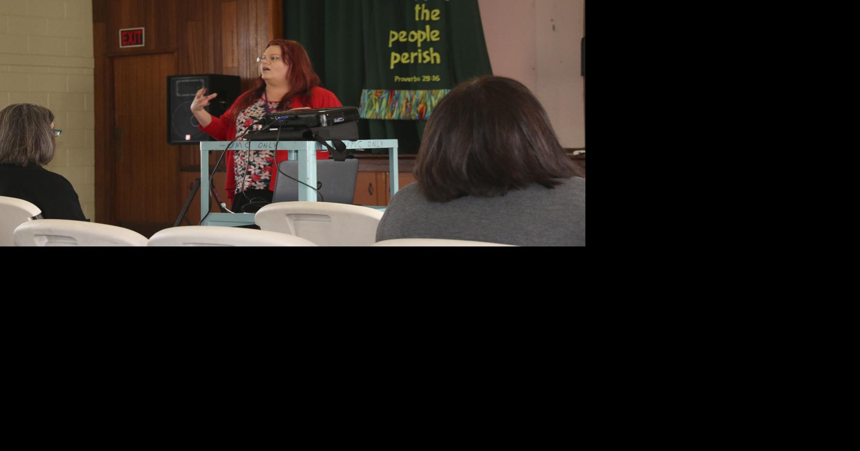 LGBT advocates seek social service support to help next generation(06)