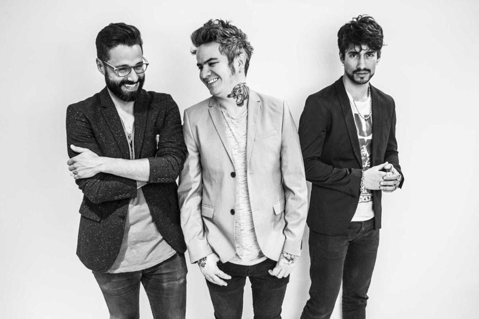 Hace Diamante Electrico Mancuerna Con Iconico Rapero Adelante Valle Ivpressonline Com Platicamos con juan galeano, sobre los cambios en diamante electrico, sobre su vida en mexico, sobre el disco solista, sobre el futuro de diamante y su nuevo disco. imperial valley press