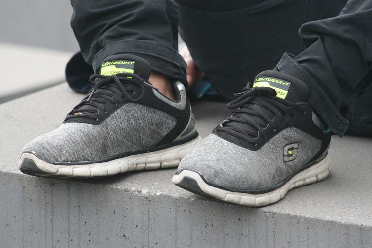 where to buy retail price sneakers