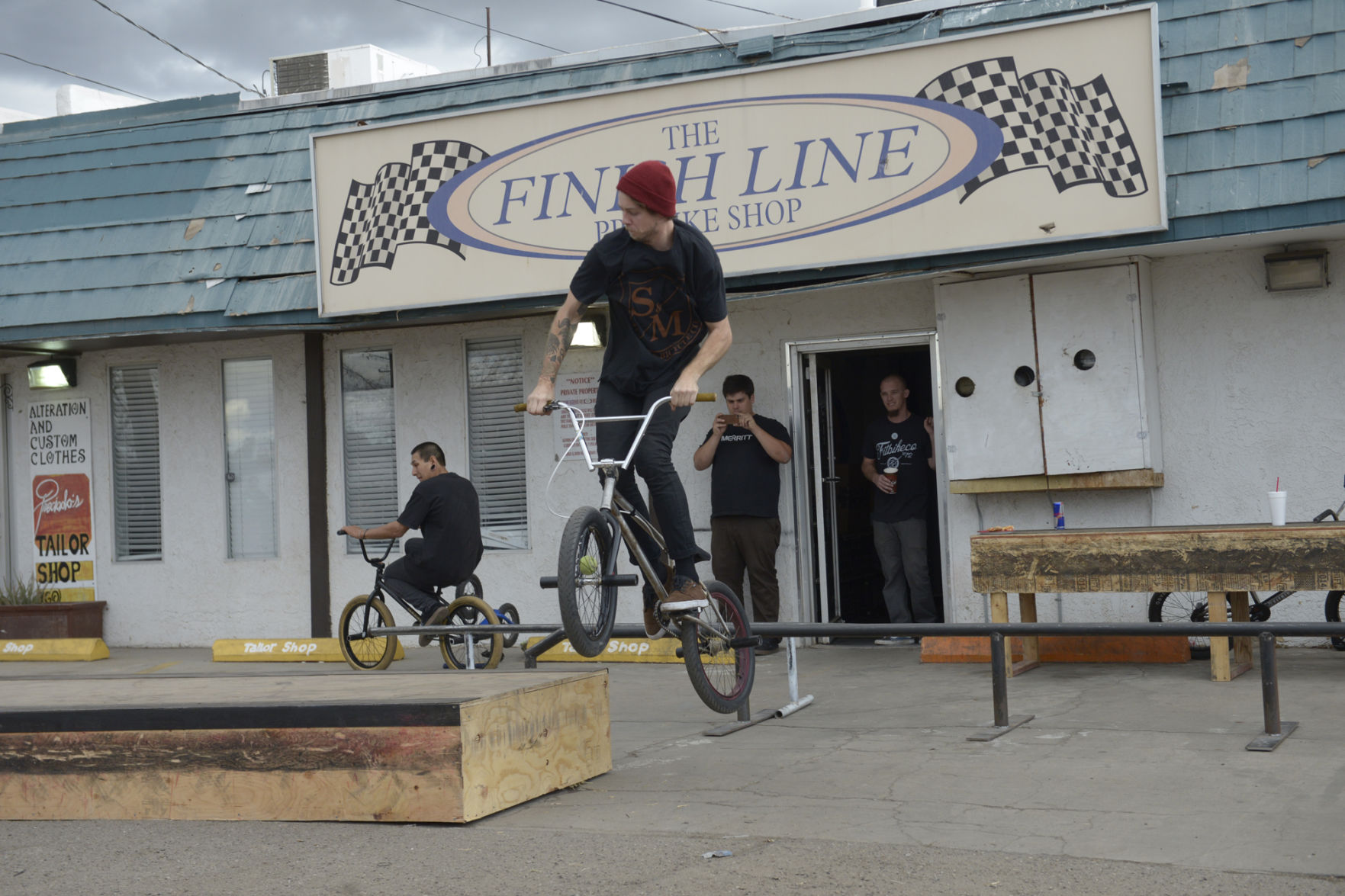 finish line bike shop