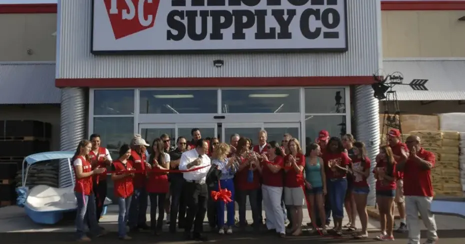 Tractor Supply Co. completes major remodel of El Centro store, adding pet wash a...