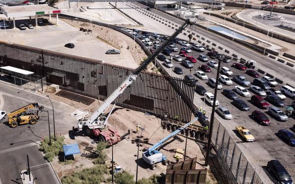 Valley Briefs:First panels of border wall project installed in Calexico ...