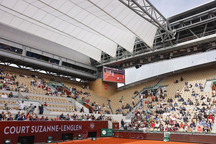The 2024 French Open has started and there is now a retractable roof