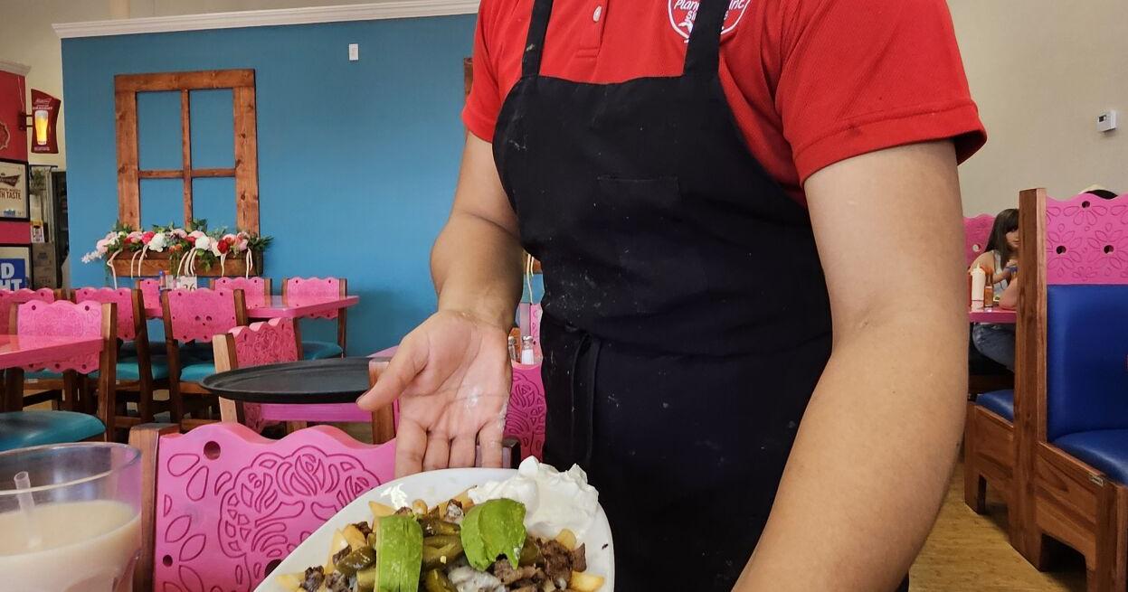 Rosa's Plane Food: Same great quality at new El Centro location - Vimarsana News