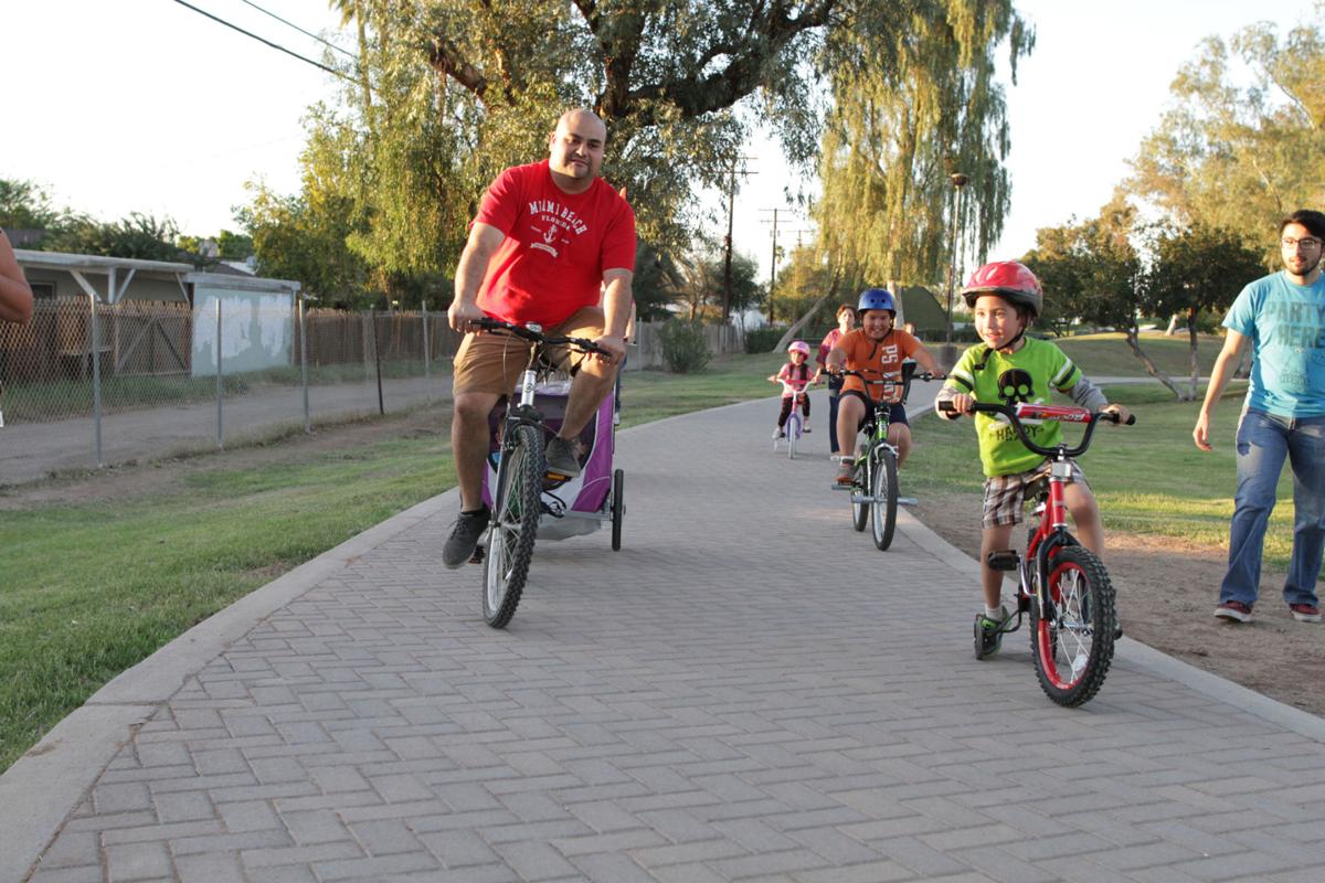 El Centro's Bucklin Park lights up for Glow in the Park 5K Local News