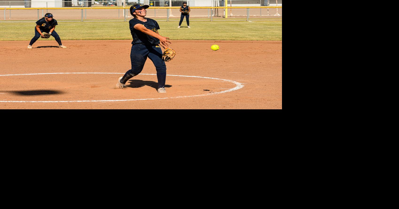 Calipatria gets another doordie playoff twofer High School