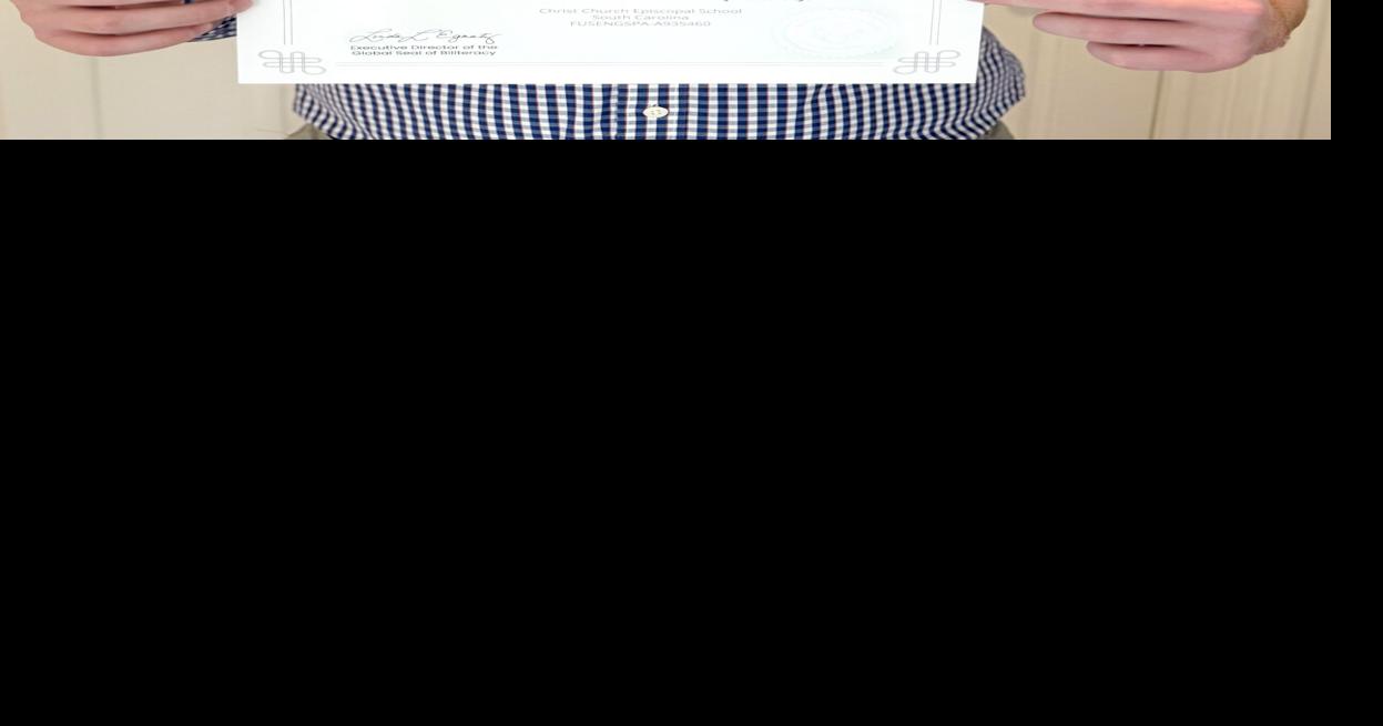 El Centro Elementary School District alum earns 2025 Global Seal of Biliteracy