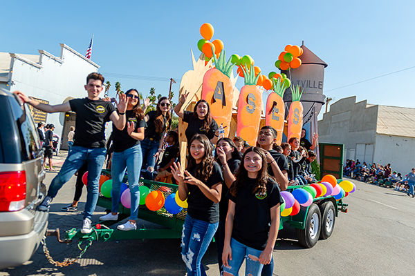 Parade still a highlight of Holtville’s Carrot Festival