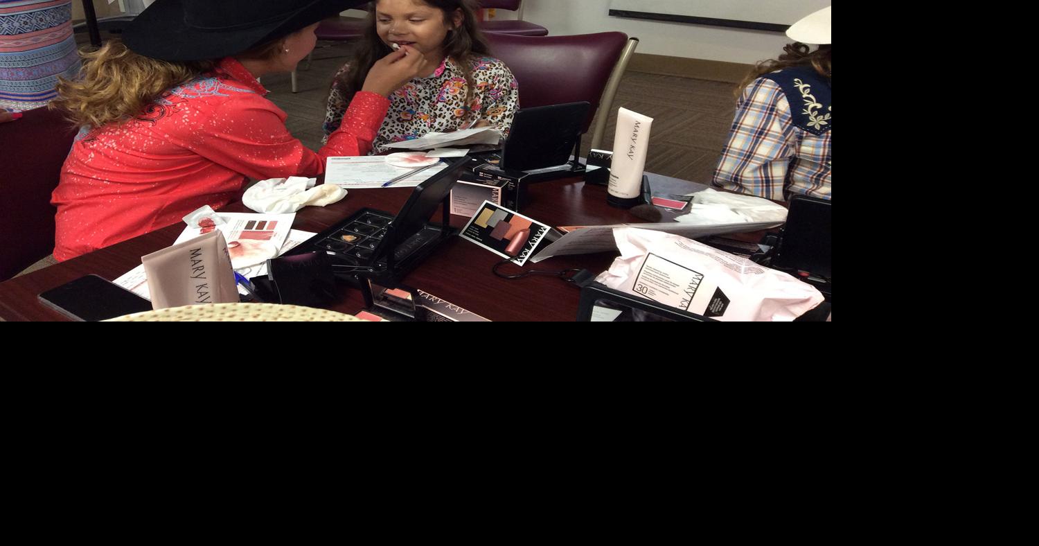 Brawley chamber hosts Cattle Call queen Local News