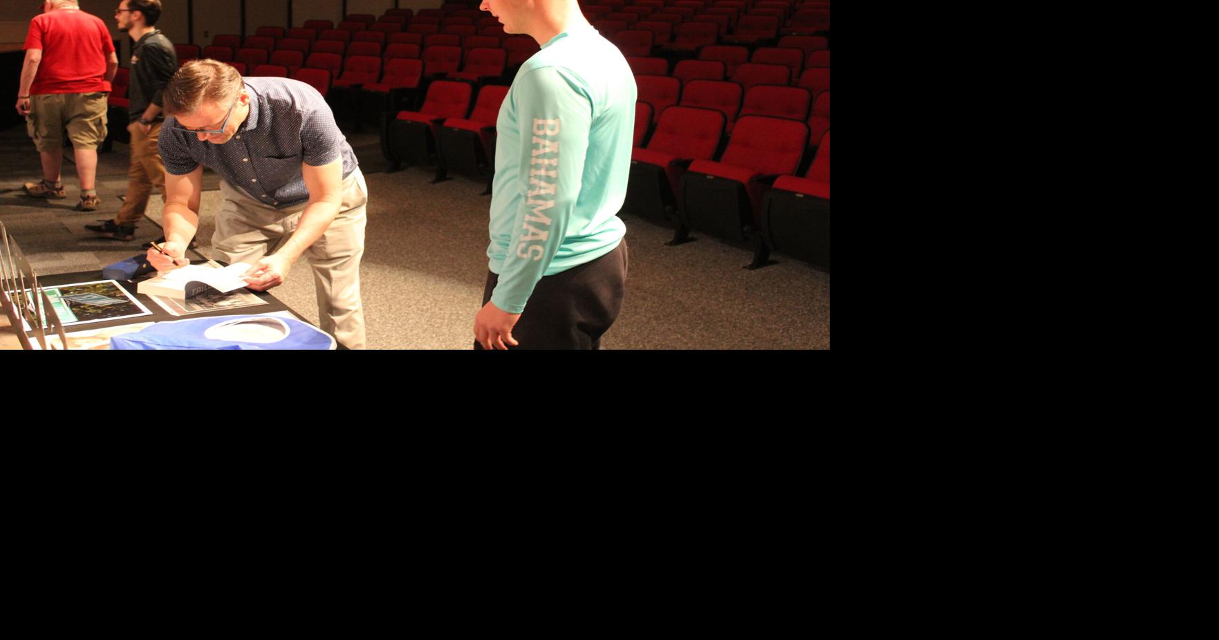 Author shares amazing WWII story at New Holstein High School