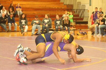 Tiger wrestlers lose tough one at Falls | Sports | iwantthenews.com