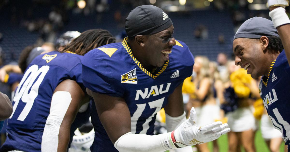NAU squeaks by Cal Poly 31-29 on Family Weekend | Sports | jackcentral.org