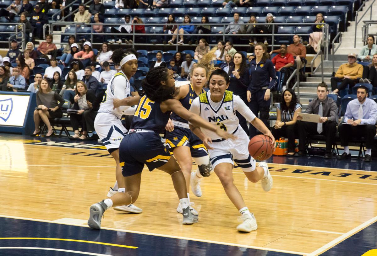 Women S Basketball Extends Their Win Streak To Three Heading Into