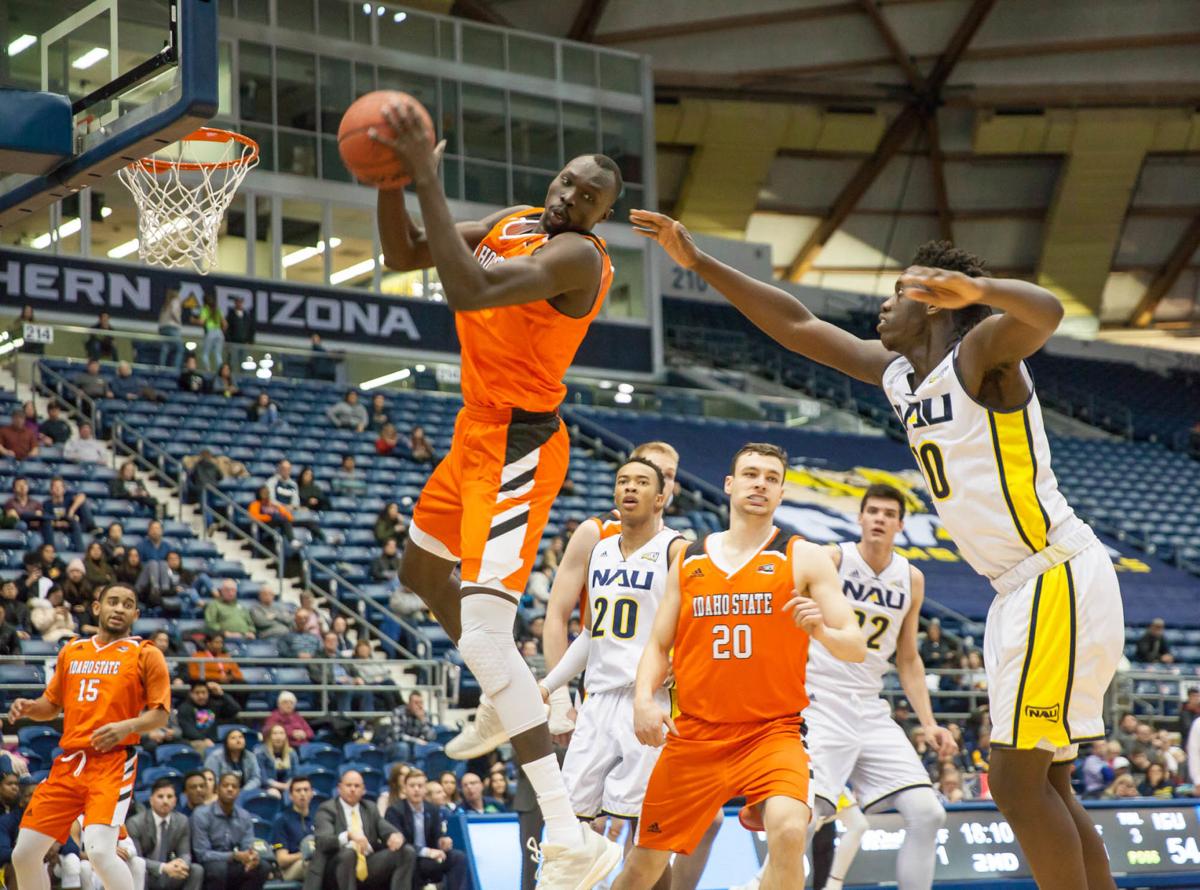 Men S Basketball Loses To Isu In A Buzzer Beater Sports