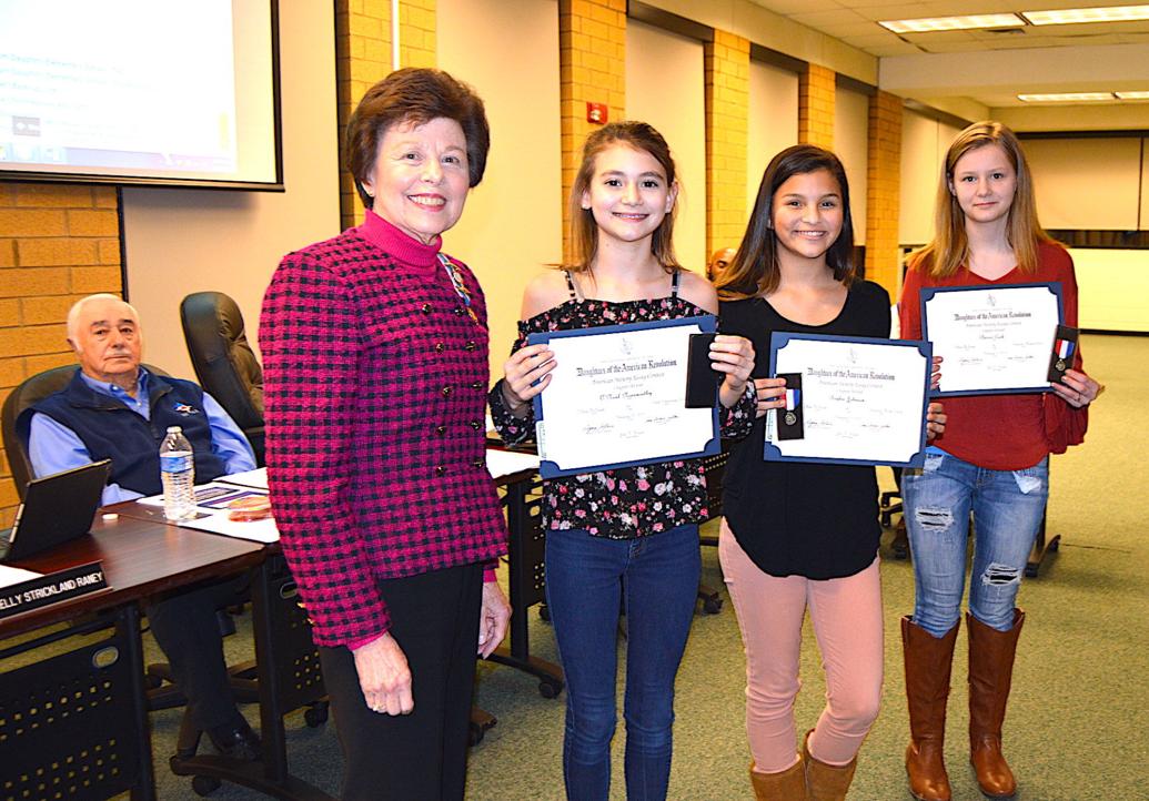 Daughters of the american revolution scholarship winners 2020 picture