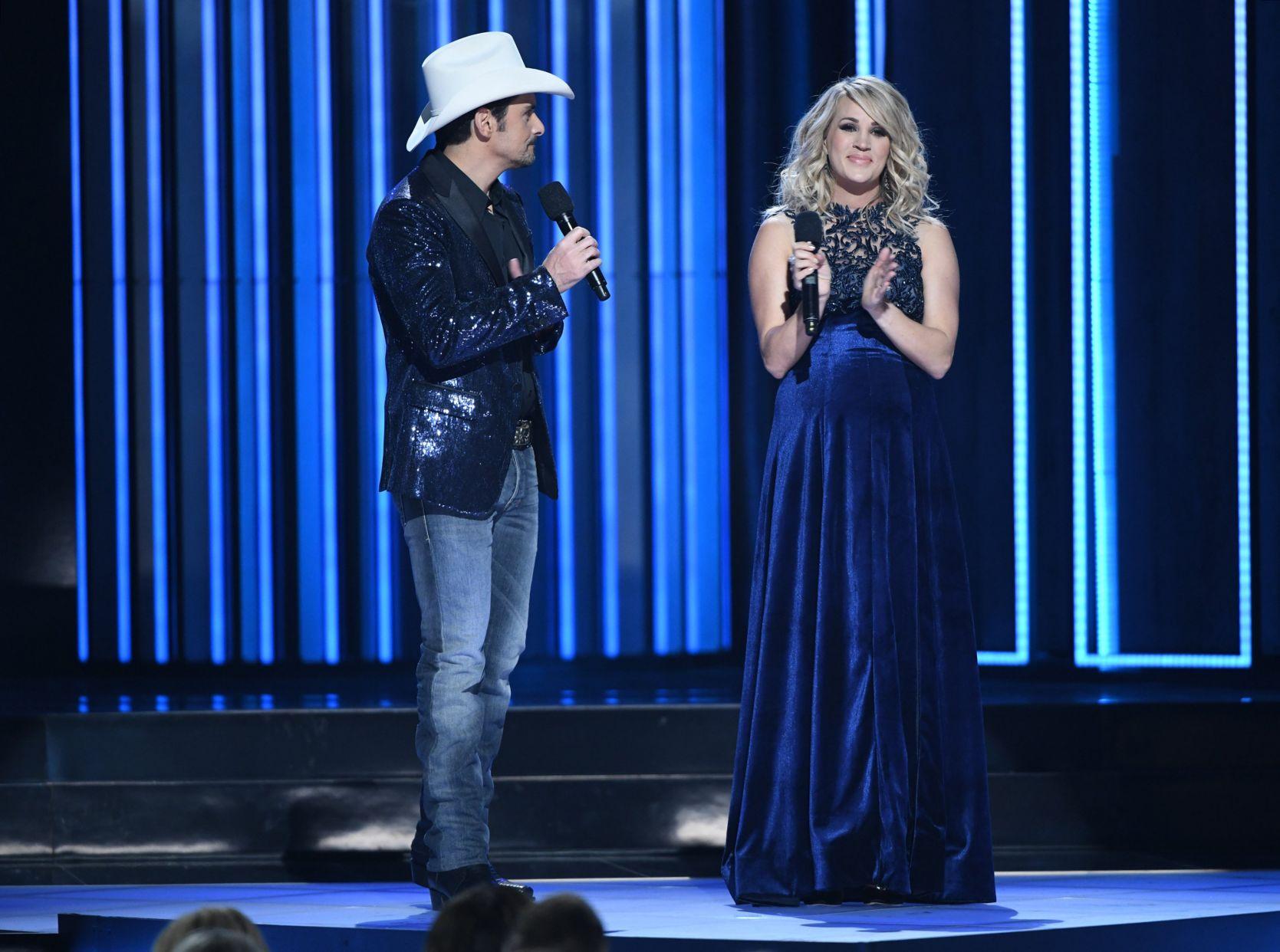 PHOTOS 52nd annual CMA Awards Features