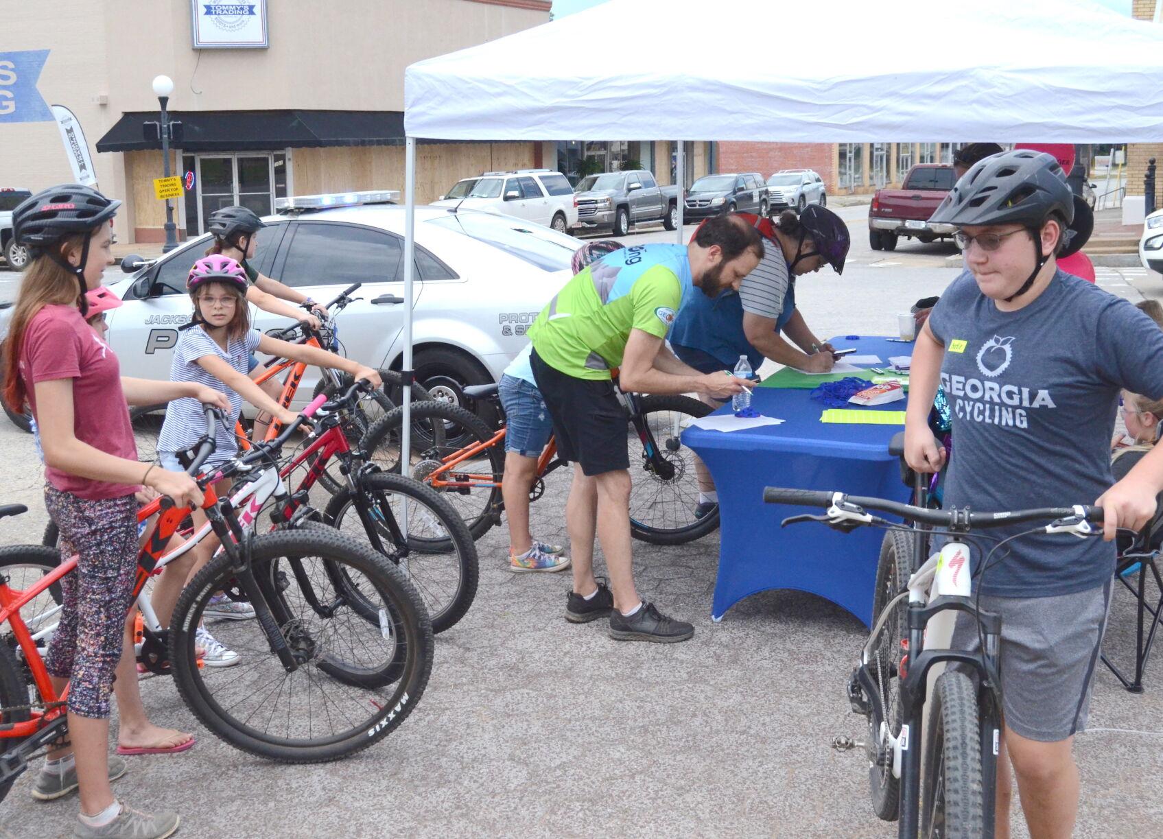 Photos Stranger Things Bike Ride Multimedia Jacksonprogress Argus Com