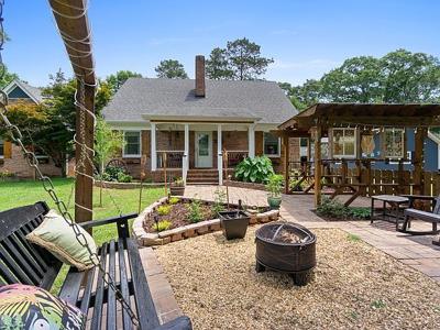 ON THE MARKET: Fully updated modern country farmhouse in Jackson