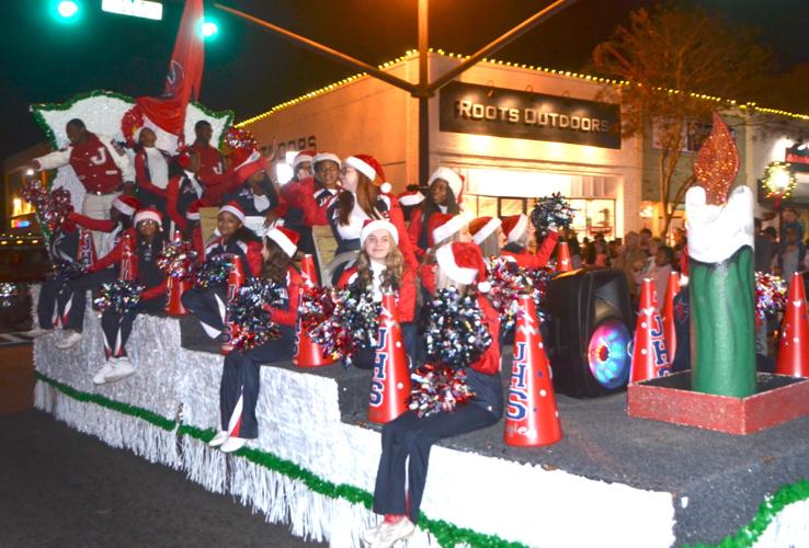Henderson Christmas Parade 2022 Nc Hundreds Turn Out To Watch And Participate In The Jackson Christmas Parade  | News | Jacksonprogress-Argus.com