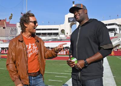 Texas Fires Ex Qb Vince Young From Campus Job Sports