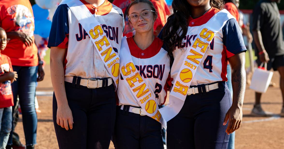 Jackson's playoff-bound softball and volleyball teams honor seniors, prep for first round