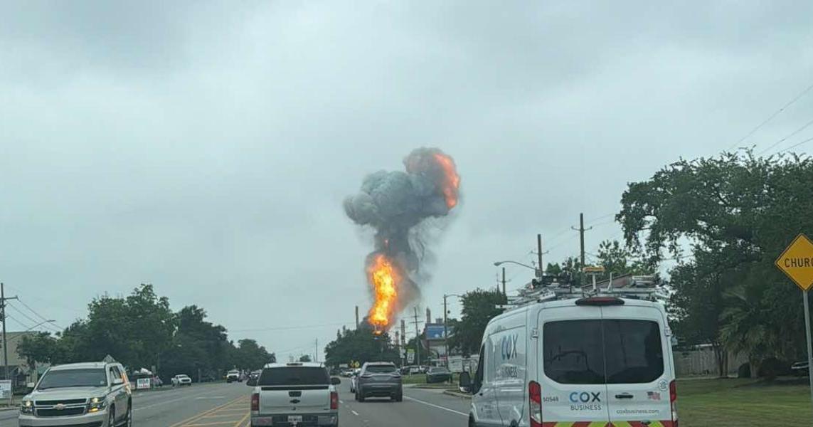 Explosión en refinería de Chalmette genera gran columna de humo ...