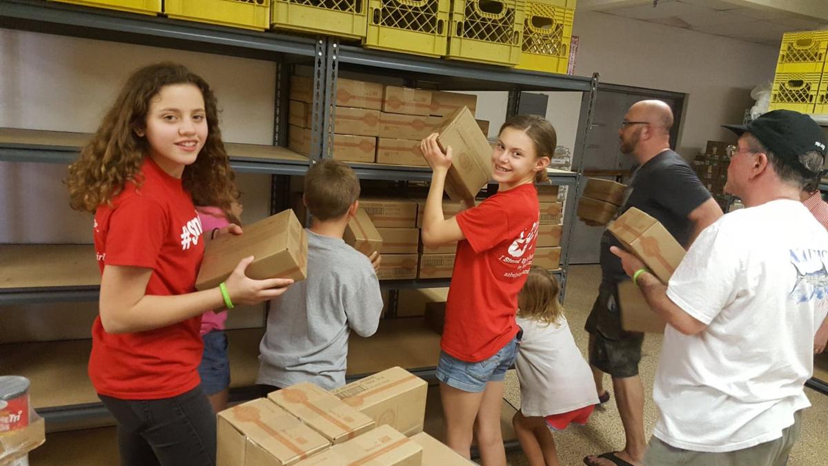 Temple Kol Ami Donates 6 000 Pounds Of Food To Paradise Valley
