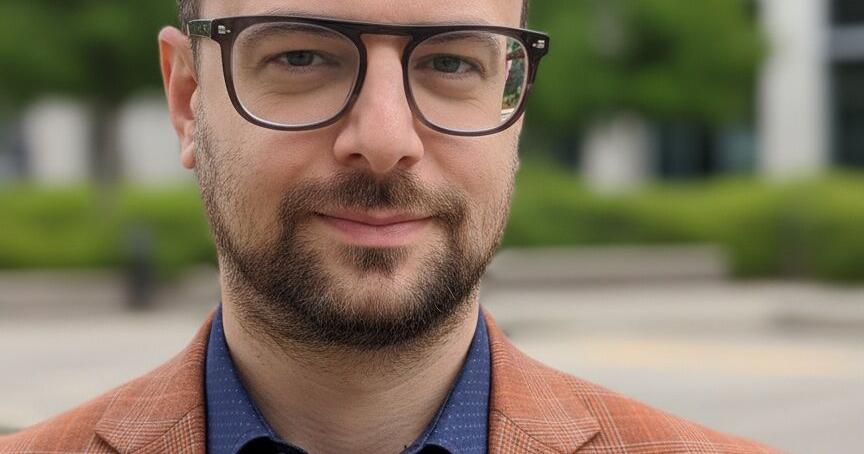University of Arizona professor designs AI tool to help early-career professionals understand their reputation and unlock their potential