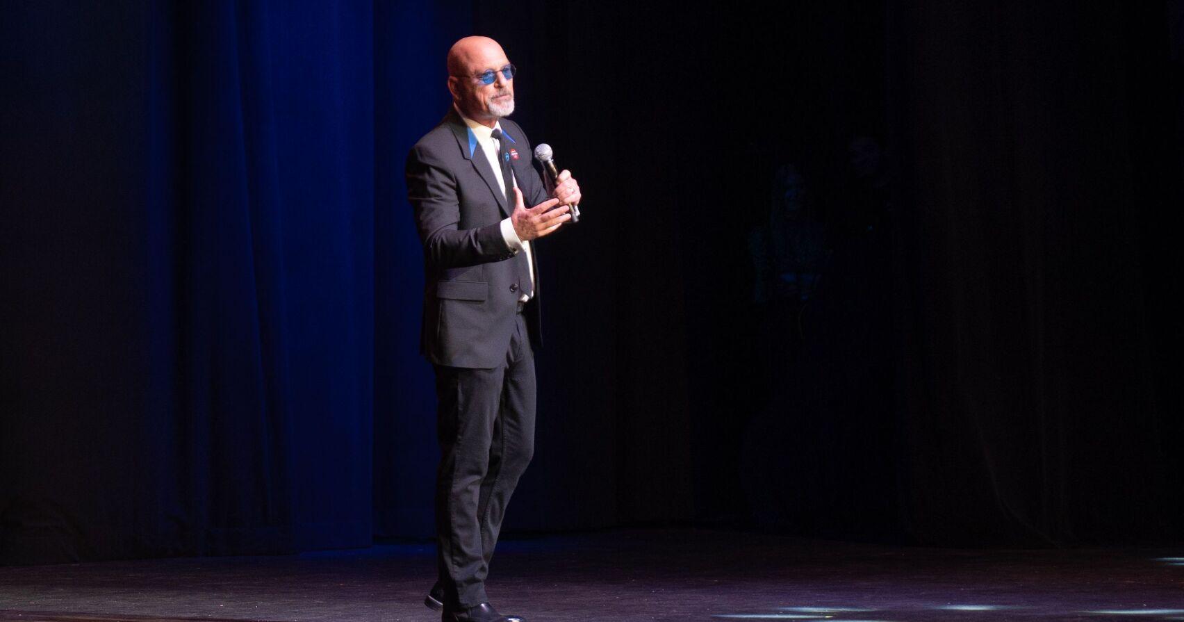 Howie Mandel and Rachel Bloom headline an LA comedy 'roast of antisemitism' | Arts & Features - Vimarsana News