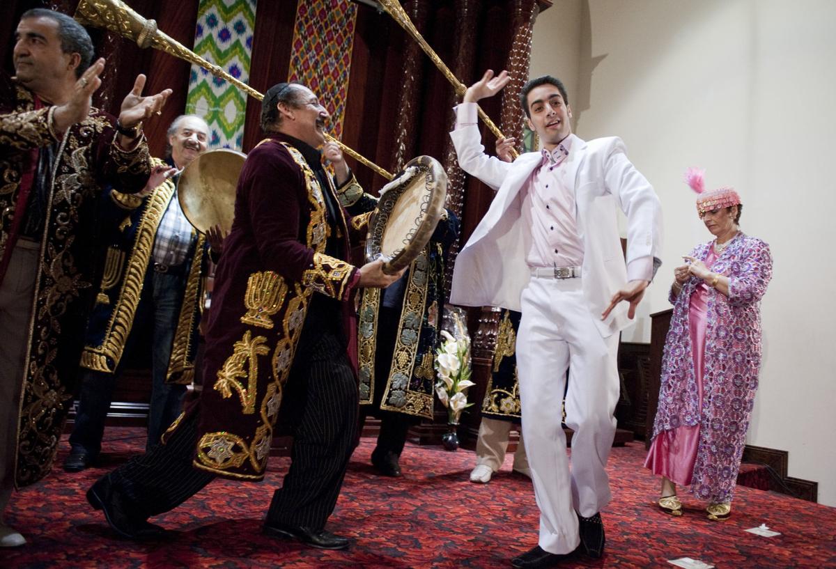 Bukharian Jews, now Americans, face new set of challenges | Religious Life  | jewishaz.com