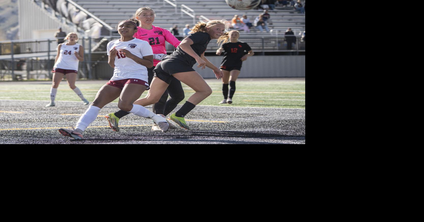 Broncs sweep regional opponents ahead of postseason