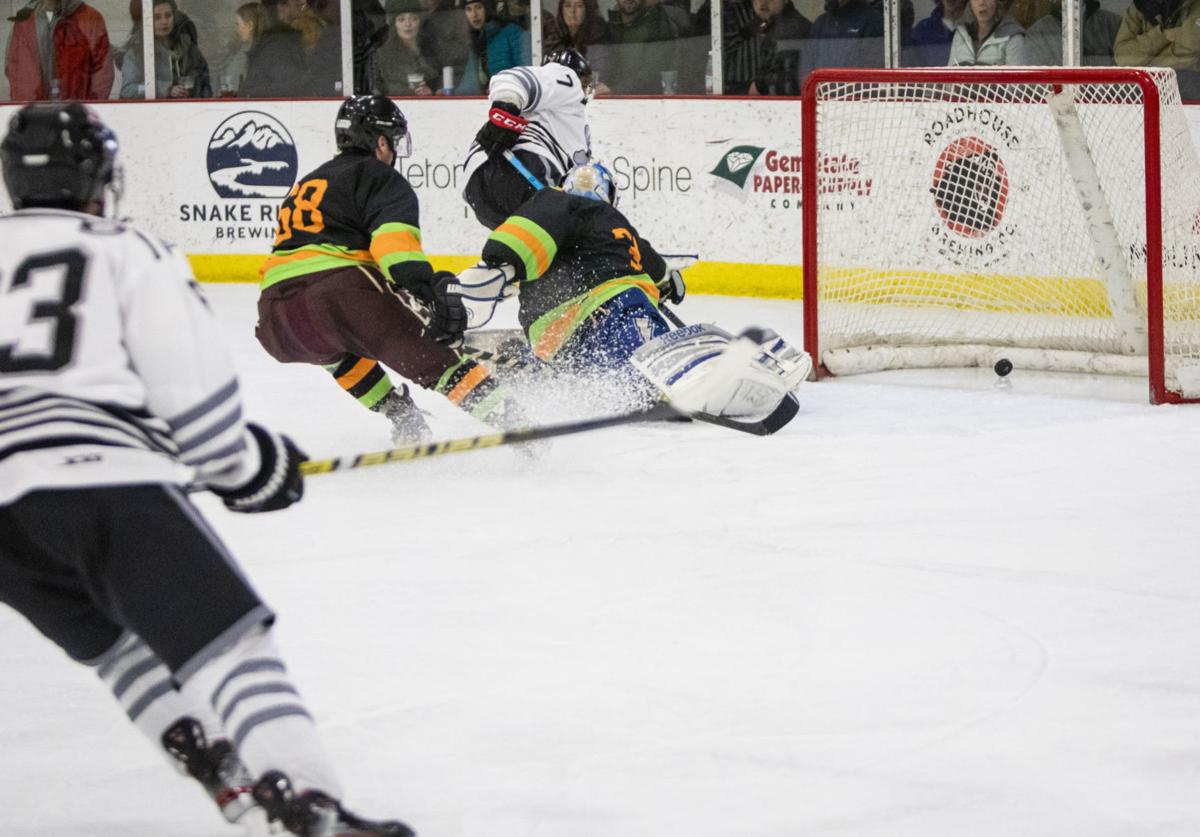 Moose defeat San Francisco DraftKings 11-6 in Friday night game