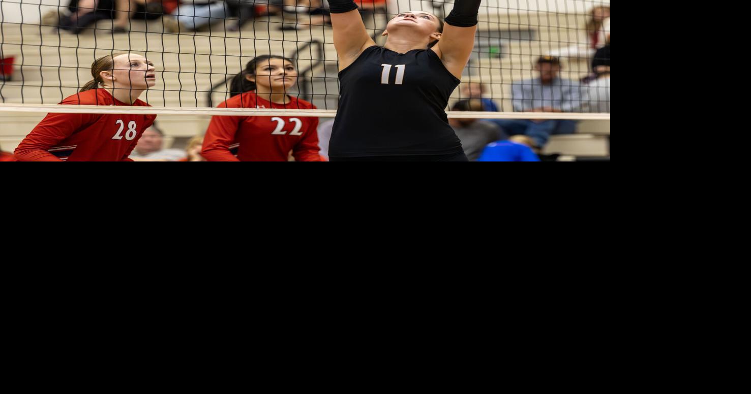 Volleyball stumbles after winning first sets