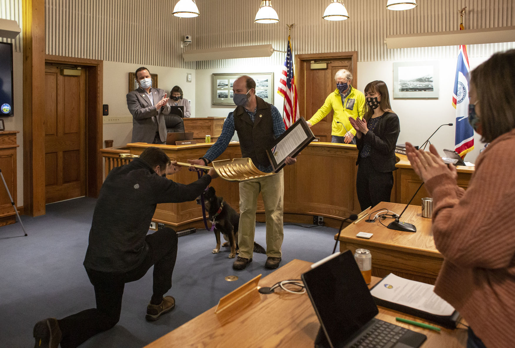 New council meets for 1st time; Muldoon, Stanford thanked for their service - Vimarsana News