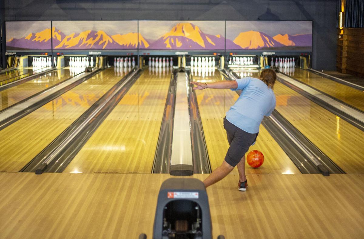 Live Music Fills Bowling Alley Again Music Jhnewsandguide Com