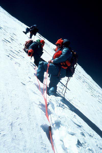 pendaki gunung wanita