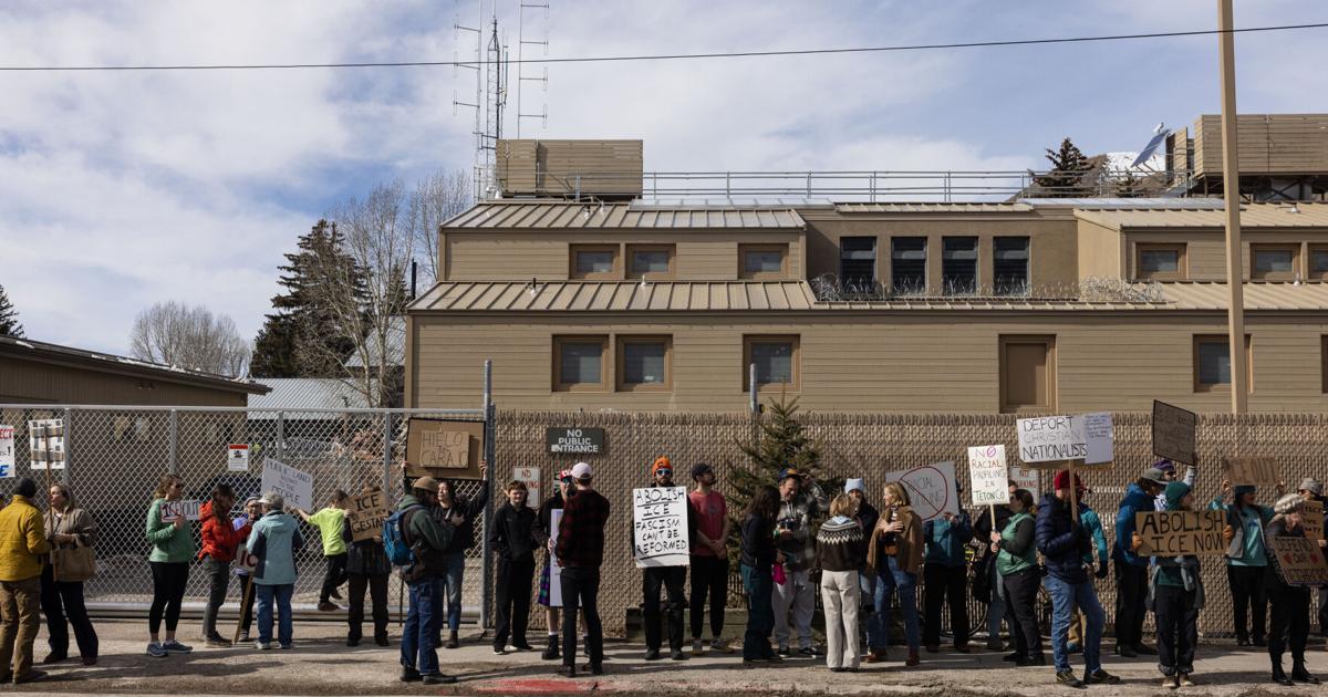 Rojas spoke with Carr before departing Teton County Sheriff's primary, records show